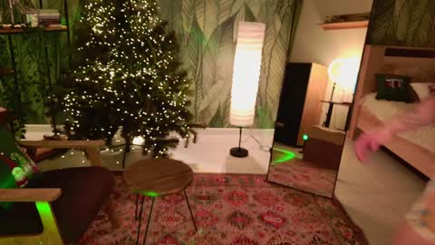 Elsie online show from 12-26-24, 02:12