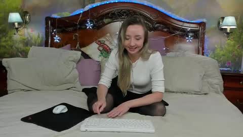 ElvaArno online show from 01-10-25, 11:22