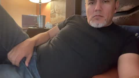 Snapshot of elvecinoequipadon chatting on 06-26-26, 04:22 Petrhus Rockpic online show from 06-26-26, 04:22