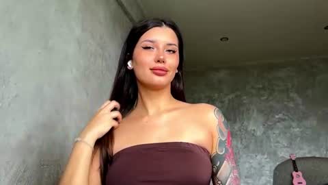 Elvi online show from 07-16-26, 01:50