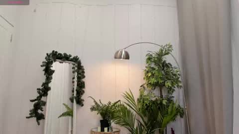 Erica  online show from 01-14-26, 01:39