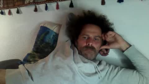 Snapshot of elyjahoye chatting on 09-24-25, 08:23 elyjahoye online show from 09-24-25, 08:23