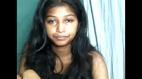 Snapshot of elynah195043 chatting on 05-25-26, 08:04 elynah195043 online show from 05-25-26, 08:04