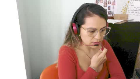 elyra_fox online show from 02-19-26, 06:04