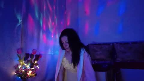 Elisa online show from 01-28-25, 11:17