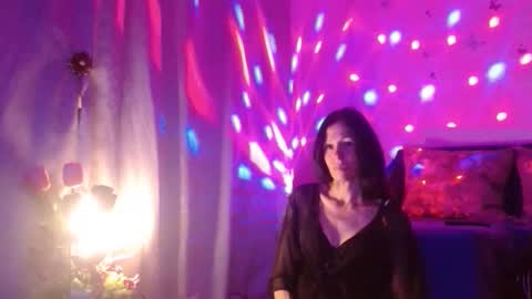 Elisa online show from 10-04-25, 06:28