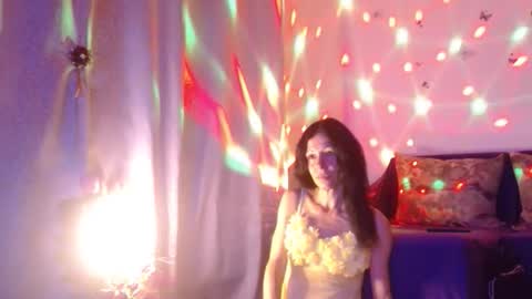 Elisa online show from 10-10-25, 06:51