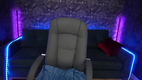 Snapshot of elyslunar_ chatting on 12-27-24, 07:03 Call me Elis online show from 12-27-24, 07:03