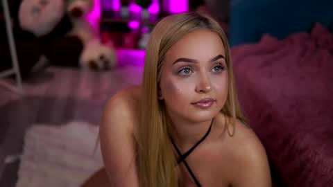 Elyssa online show from 05-22-26, 06:57