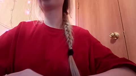 Snapshot of elza_com chatting on 12-11-24, 08:47 Elza Kom online show from 12-11-24, 08:47