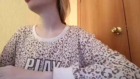 Snapshot of elza_com chatting on 12-14-24, 06:02 Elza Kom online show from 12-14-24, 06:02