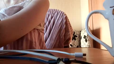 Snapshot of elza_com chatting on 12-01-25, 05:45 Elza Kom online show from 12-01-25, 05:45