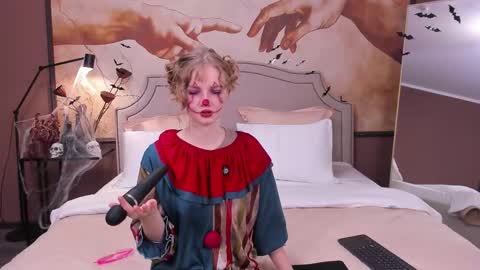 Snapshot of elza_hofffman chatting on 10-31-25, 04:19 Chloyka online show from 10-31-25, 04:19