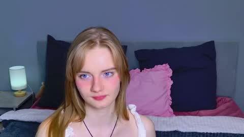 Snapshot of elza_hofffman chatting on 04-30-26, 08:57 Chloyka online show from 04-30-26, 08:57