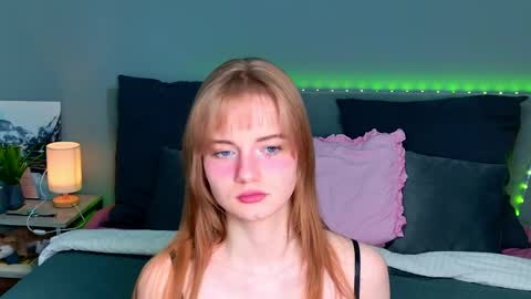 Snapshot of elza_hofffman chatting on 05-28-26, 06:49 Chloyka online show from 05-28-26, 06:49