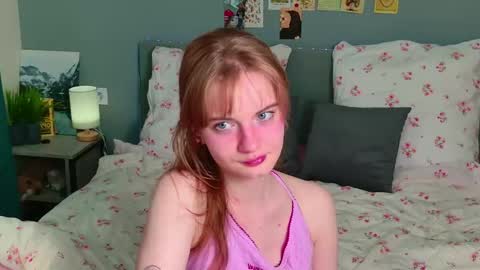 Snapshot of elza_hofffman chatting on 06-08-26, 06:08 Chloyka online show from 06-08-26, 06:08