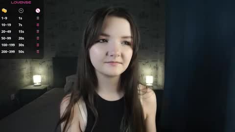 Snapshot of em1ly_e chatting on 10-17-25, 09:28 Emily online show from 10-17-25, 09:28