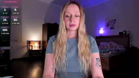 Emilie online show from 04-17-26, 04:54