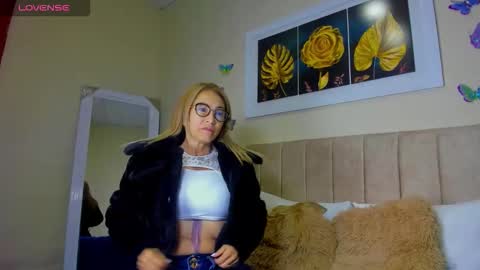 Snapshot of ema_garciaa chatting on 10-05-25, 11:52 ema garcia  online show from 10-05-25, 11:52