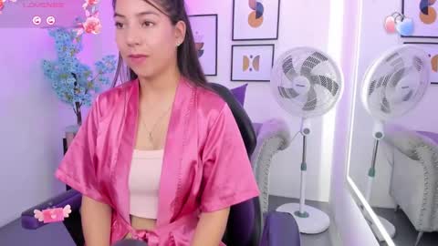 Ema louisx  online show from 02-13-25, 04:50