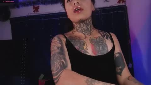 ema_ploxx online show from 02-01-26, 01:26