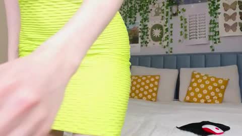 Emma online show from 11-30-25, 12:42