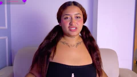 Snapshot of emagreen_ chatting on 12-13-25, 08:04 Emma online show from 12-13-25, 08:04