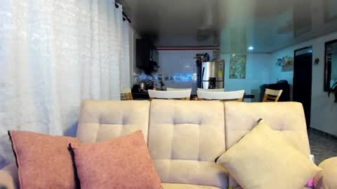 EmyandSam online show from 01-18-26, 01:53