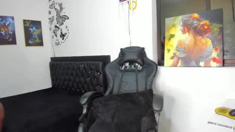 Snapshot of emattaylor chatting on 12-02-24, 11:12 . online show from 12-02-24, 11:12