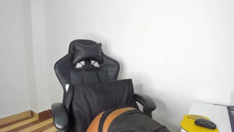 Snapshot of emattaylor chatting on 01-22-25, 11:12 . online show from 01-22-25, 11:12