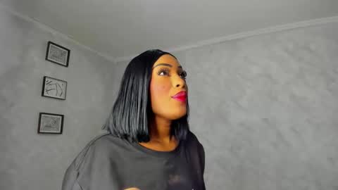 Snapshot of emattaylor chatting on 12-15-25, 10:52 . online show from 12-15-25, 10:52