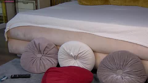 Snapshot of emawil chatting on 09-14-25, 02:16 emawil online show from 09-14-25, 02:16