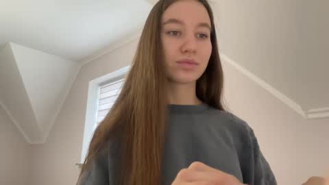 Snapshot of emberfamn chatting on 11-22-25, 10:58 Alina online show from 11-22-25, 10:58