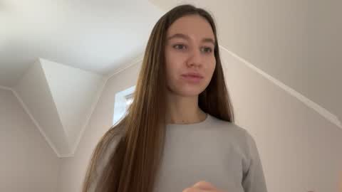 Snapshot of emberfamn chatting on 11-26-25, 11:44 Alina online show from 11-26-25, 11:44