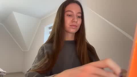 Snapshot of emberfamn chatting on 12-02-25, 11:48 Alina online show from 12-02-25, 11:48