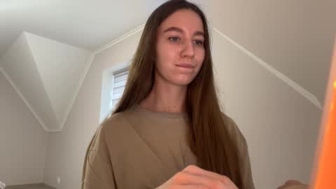 Snapshot of emberfamn chatting on 12-05-25, 12:03 Alina online show from 12-05-25, 12:03