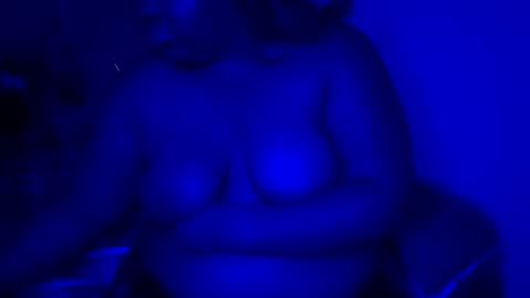 Snapshot of emberjoywoods chatting on 11-01-25, 01:29 Empress Ember online show from 11-01-25, 01:29