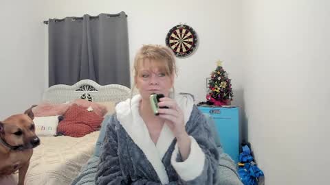 Ember Pheonixxx online show from 12-19-24, 03:18