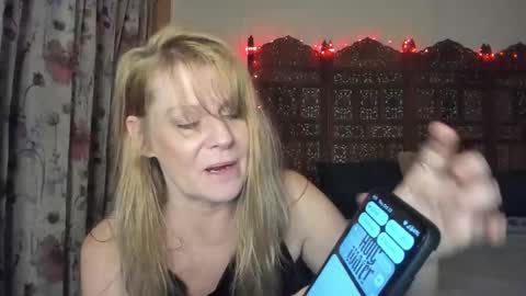 Ember Pheonixxx online show from 10-23-25, 09:13