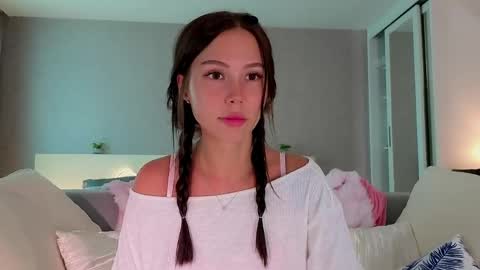 Snapshot of emelia_fox chatting on 05-11-26, 02:06 Emmy the sly little fox HTP is open an unforgettable show awaits you. I undress in private online show from 05-11-26, 02:06