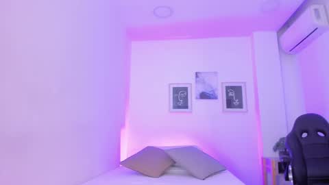 emelie_89 online show from 01-14-25, 11:53