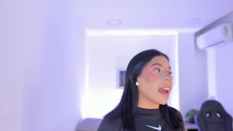 emelie_89 online show from 09-10-25, 11:43