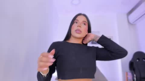 emelie_89 online show from 09-25-25, 11:47