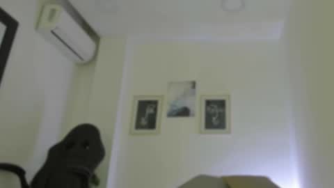 emelie_89 online show from 10-01-25, 11:16