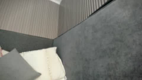 Snapshot of emelie_89 chatting on 06-09-26, 11:55 emelie_89 online show from 06-09-26, 11:55