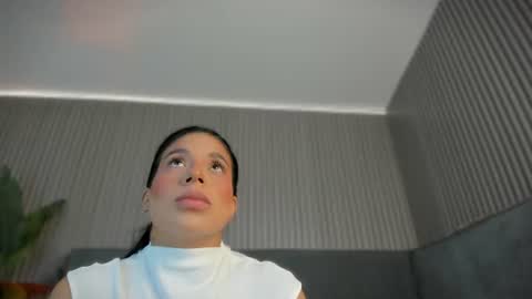 Snapshot of emelie_89 chatting on 06-13-26, 11:41 emelie_89 online show from 06-13-26, 11:41