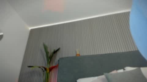 Snapshot of emelie_89 chatting on 07-10-26, 11:46 emelie_89 online show from 07-10-26, 11:46