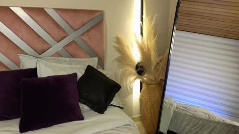 anyelii  online show from 02-22-25, 02:50