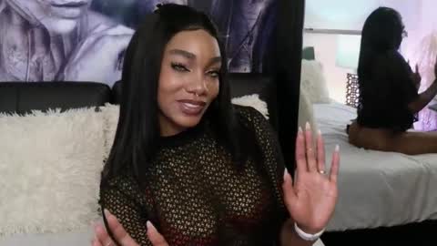 anyelii  online show from 09-18-25, 04:14