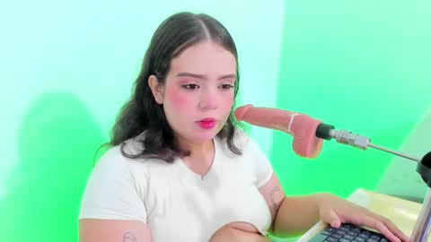 Snapshot of emely_pregnant1 chatting on 02-04-26, 12:05 Emy online show from 02-04-26, 12:05